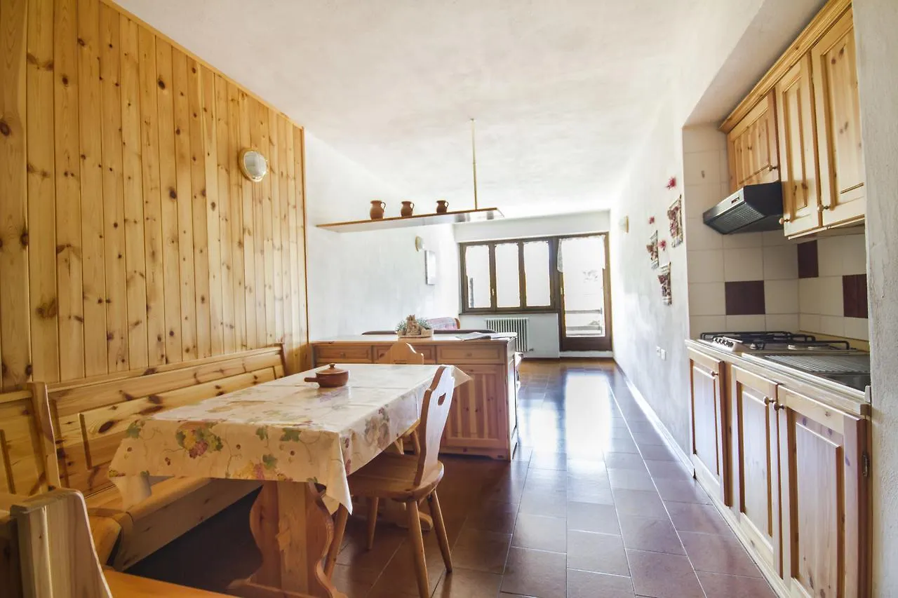 Residence Stefania Teglio 2*,