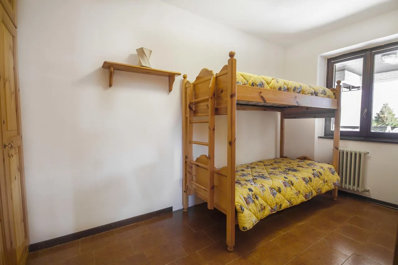 Residence Stefania Teglio 2*,