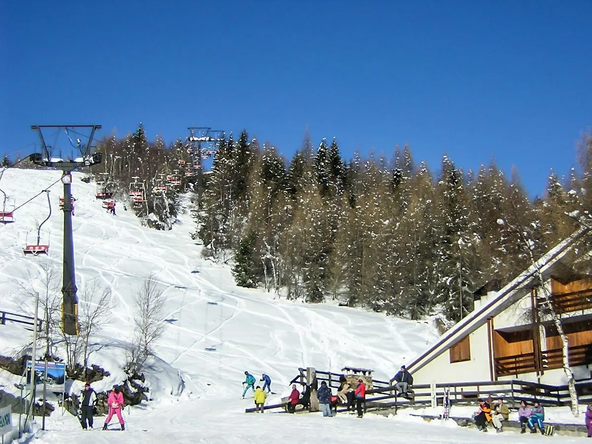 Residence Stefania Teglio 2*,