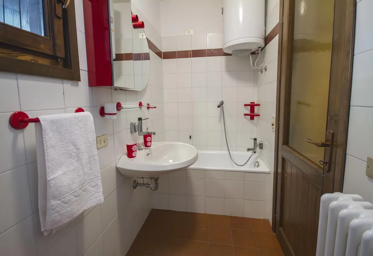 Residence Stefania Teglio 2*,